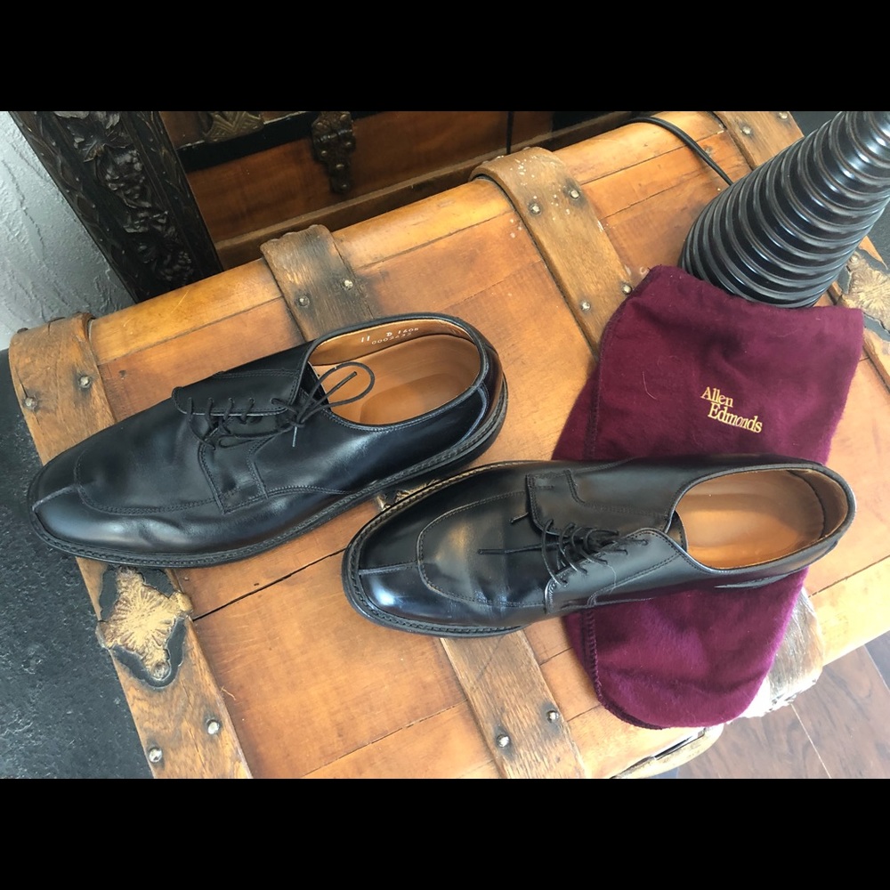 Men’s dress shoes size 11 black